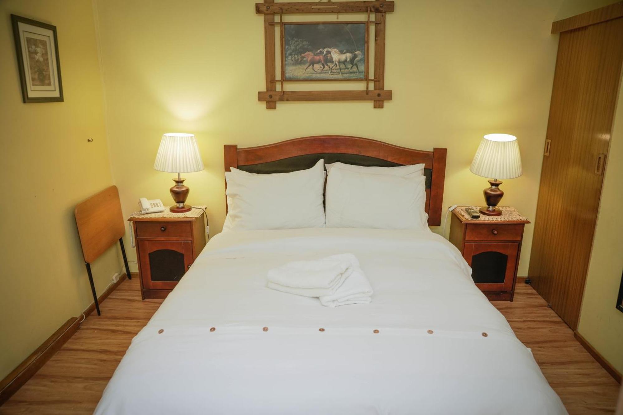 Hostal Cordillera Punta Arenas Exterior photo