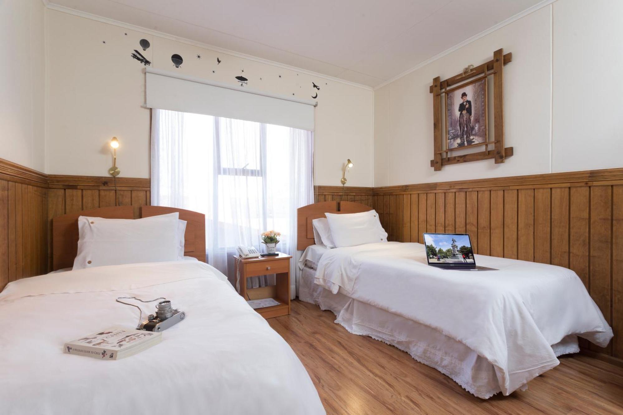 Hostal Cordillera Punta Arenas Exterior photo
