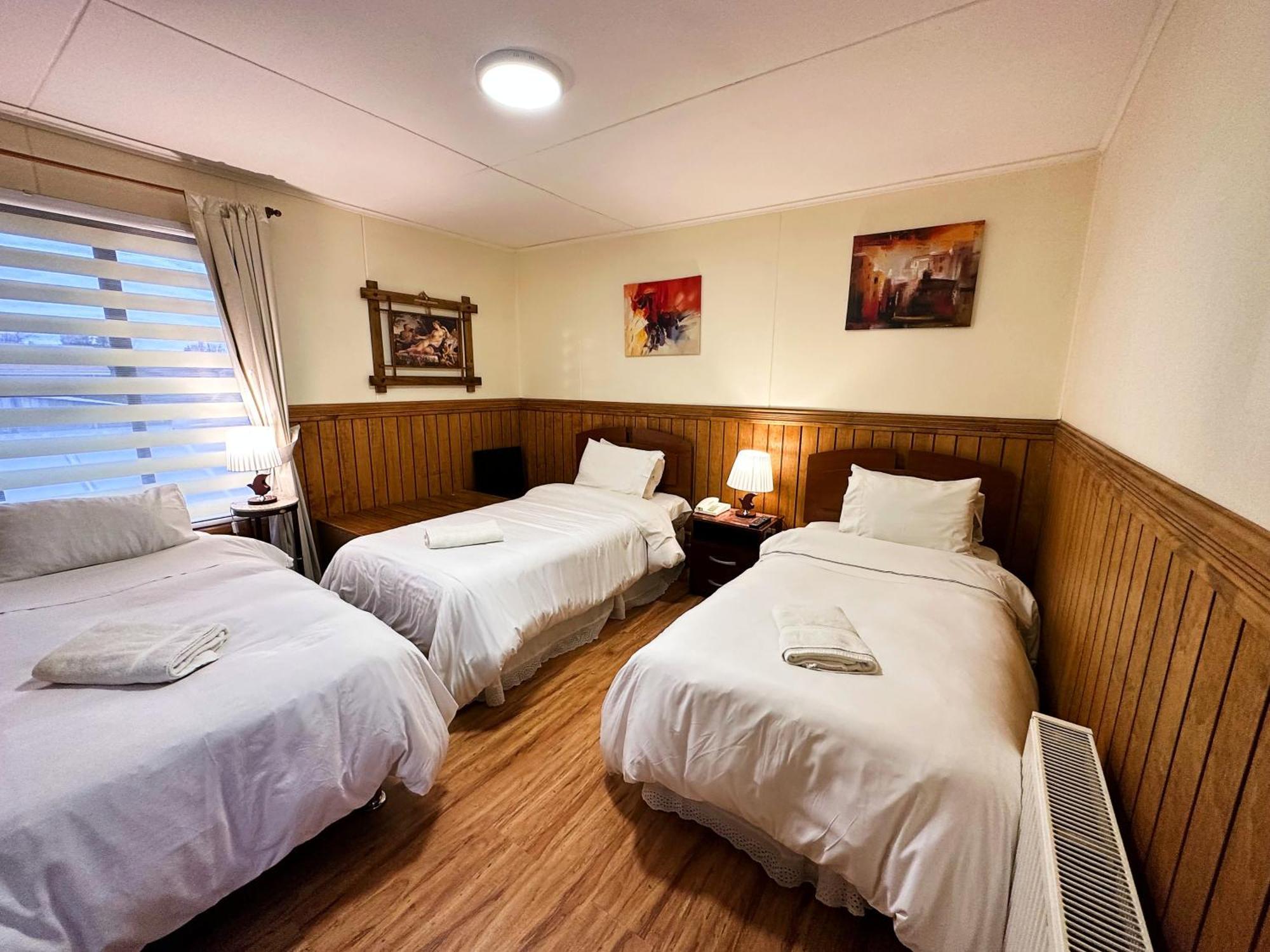 Hostal Cordillera Punta Arenas Exterior photo