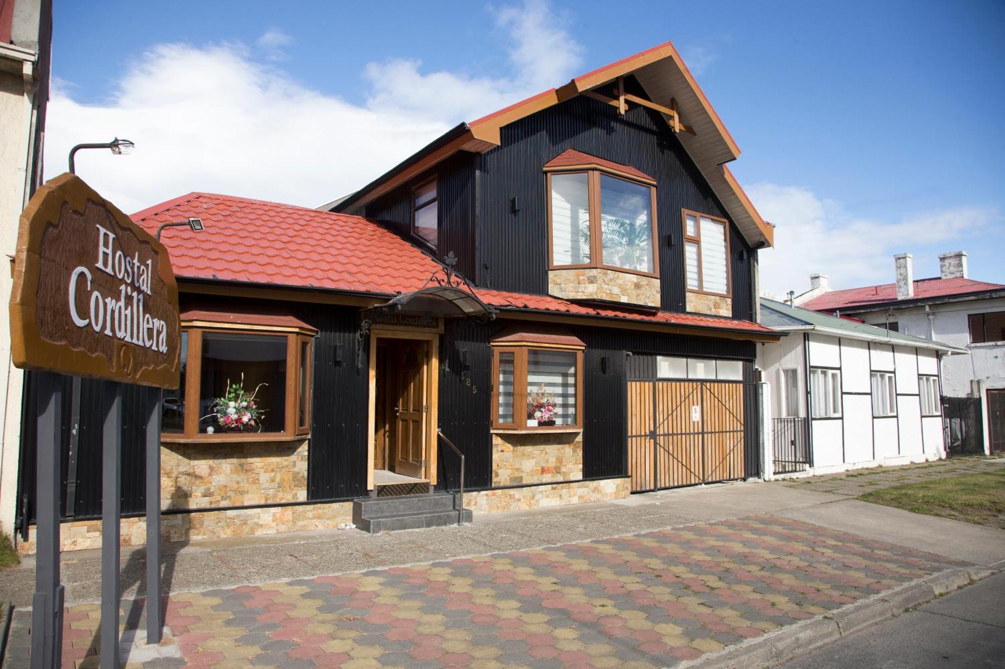 Hostal Cordillera Punta Arenas Exterior photo