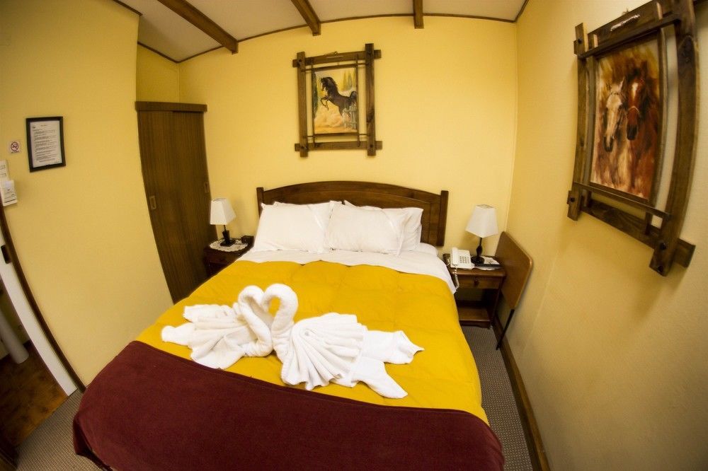 Hostal Cordillera Punta Arenas Exterior photo