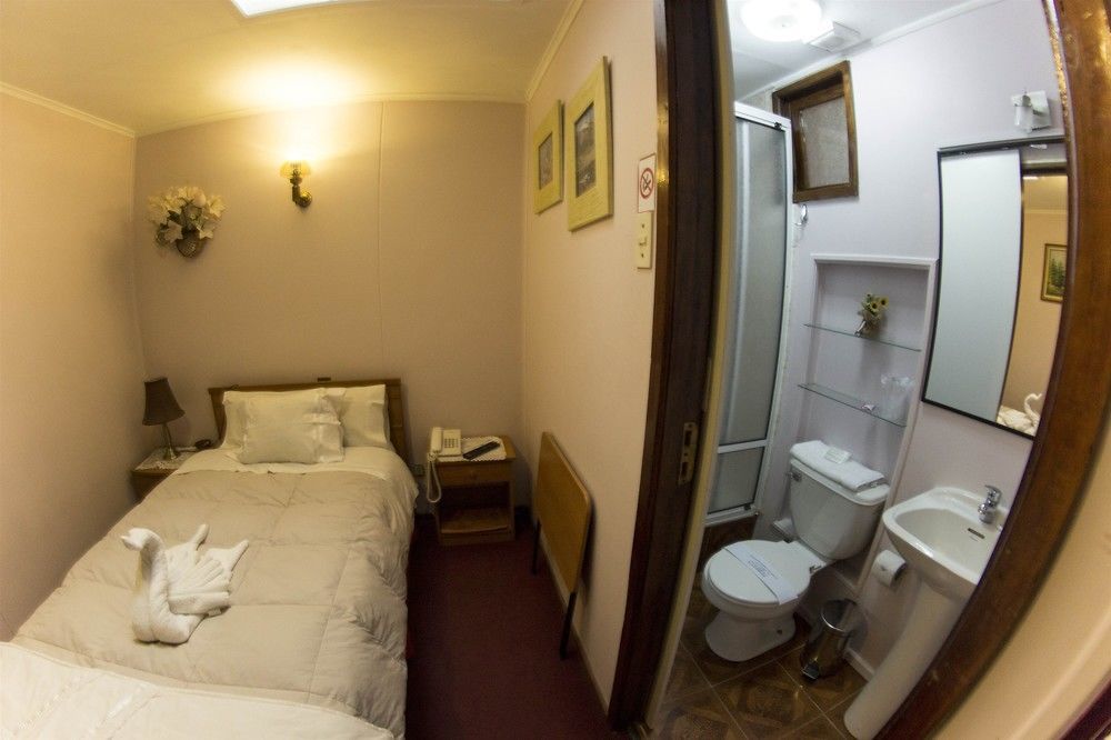 Hostal Cordillera Punta Arenas Exterior photo